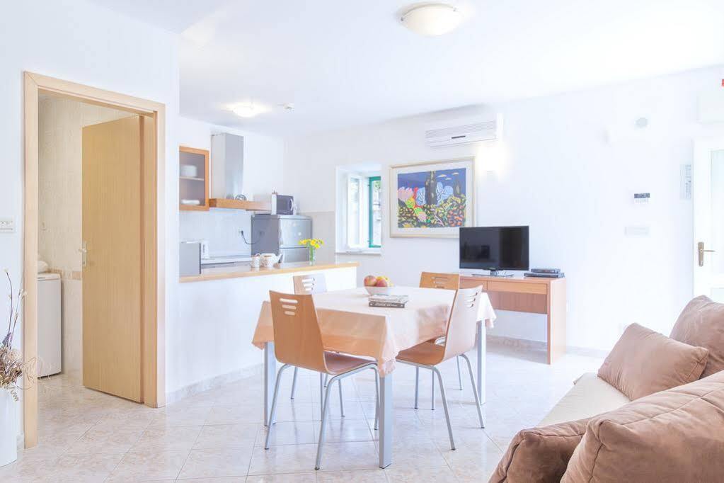 Villa Bonaca Perfect Location For A Holiday With Friends Or Family, Heated Pool Sumartin Eksteriør bilde